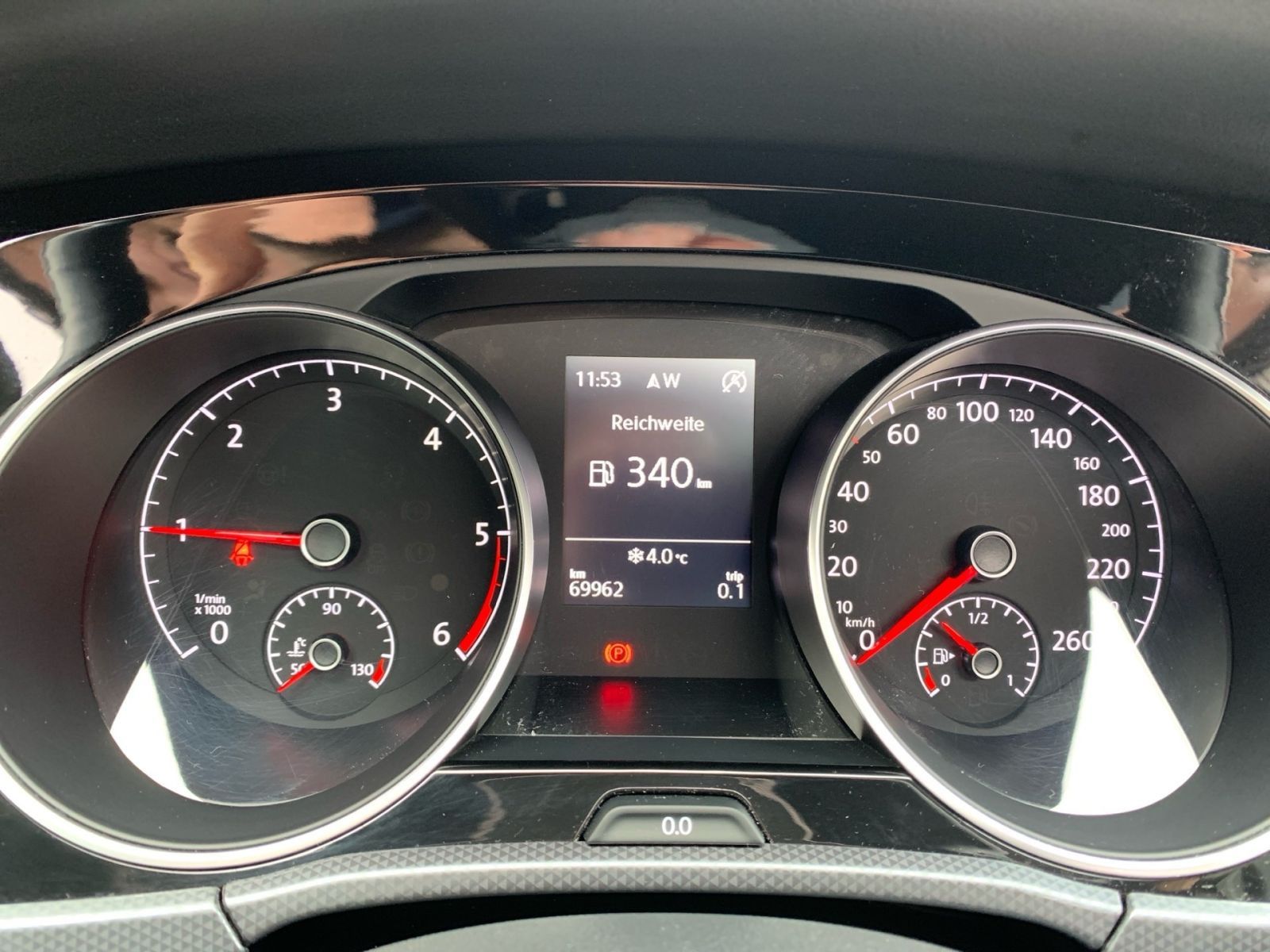 Fahrzeugabbildung Volkswagen Touran 2.0 TDI Active Navi Panorama Dach