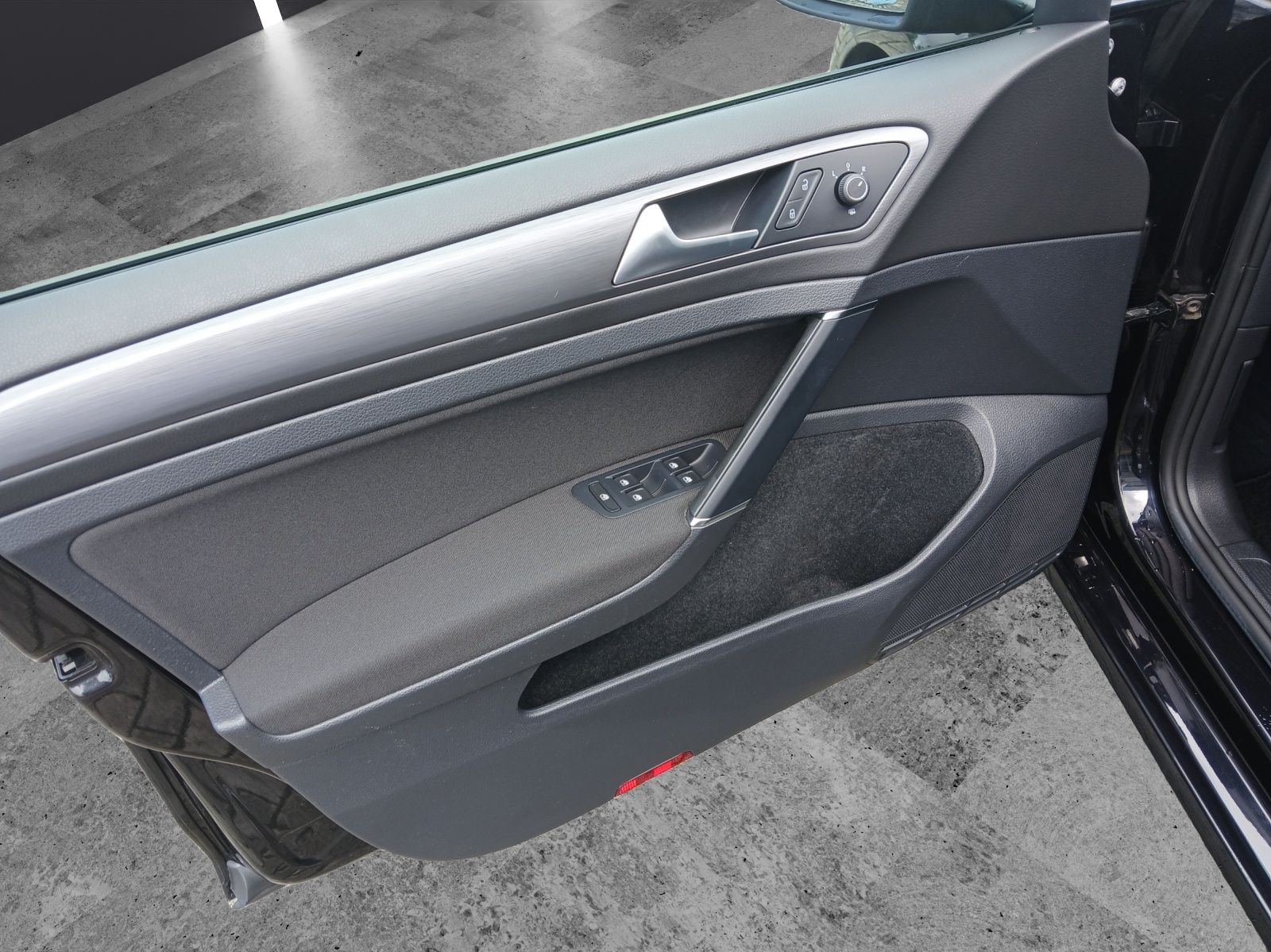 Fahrzeugabbildung Volkswagen Golf VII Variant TSI Comfortline LED Navi GRA PD
