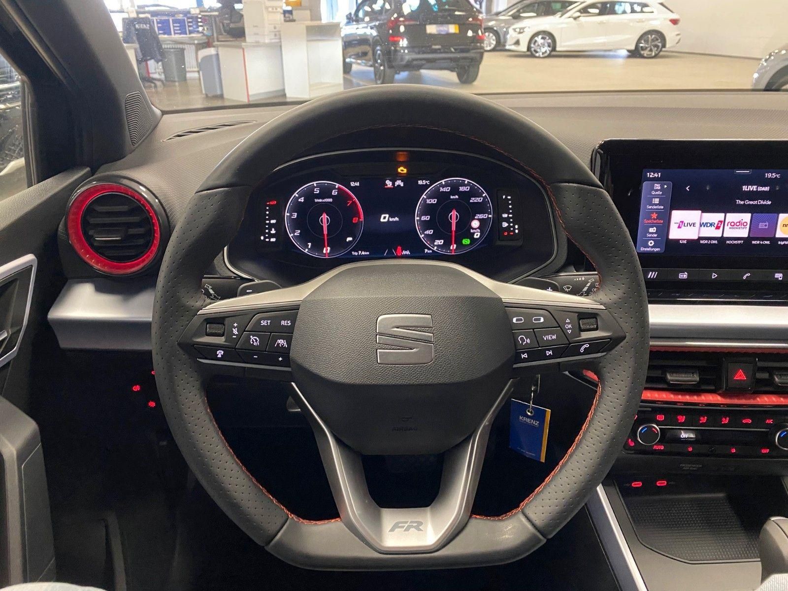 Fahrzeugabbildung SEAT Arona TSI FR DSG+AHK+5 Ja. GARANTIE+SPURWECHSEL+
