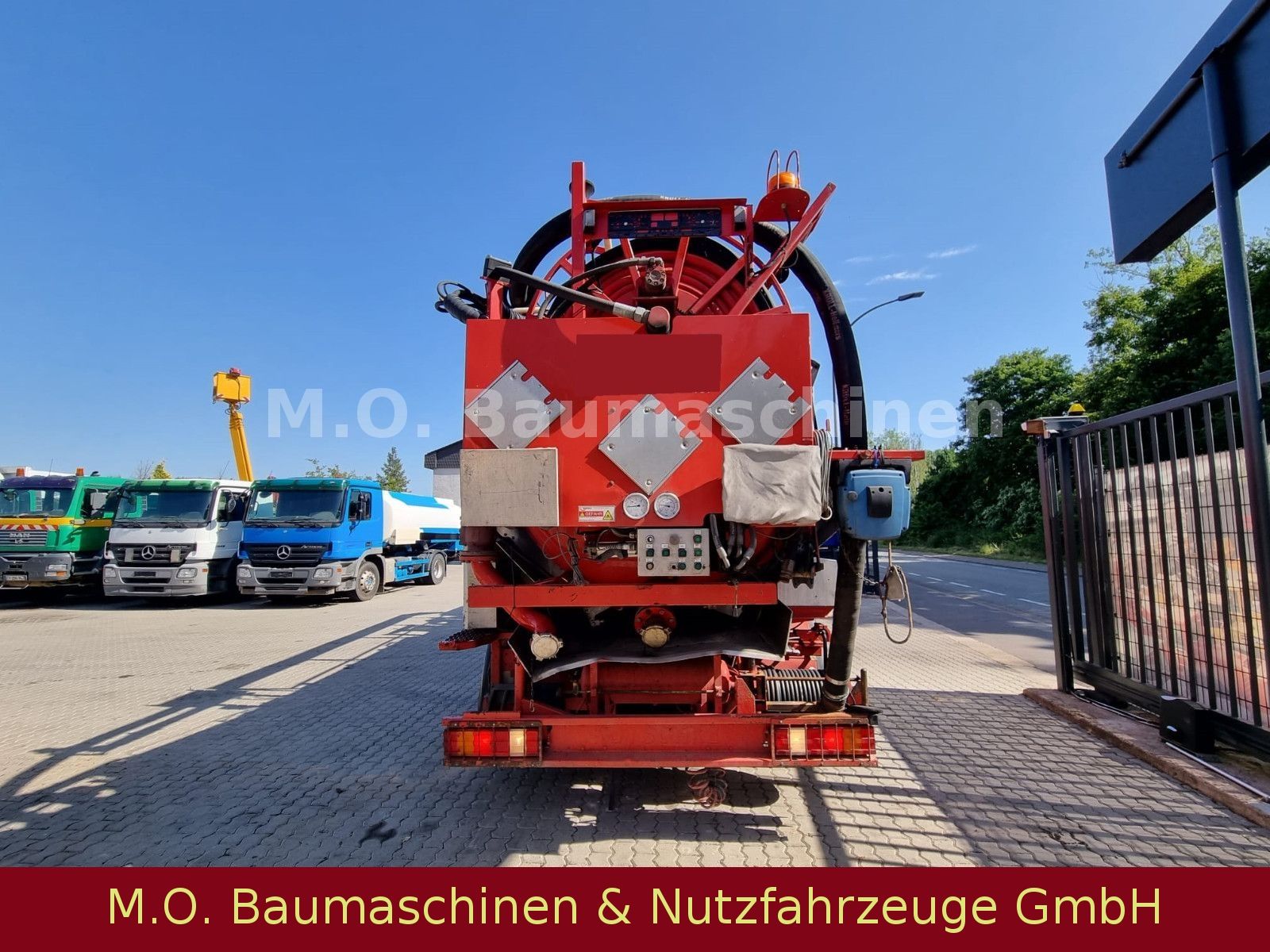 Fahrzeugabbildung Mercedes-Benz Actros 2640 / 6-Zyl. / 3-Achser  / Saugwagen