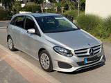 Mercedes-Benz B 180 - Sehr guter Zustand | Garagenwagen - Mercedes-Benz B 180 in Duisburg