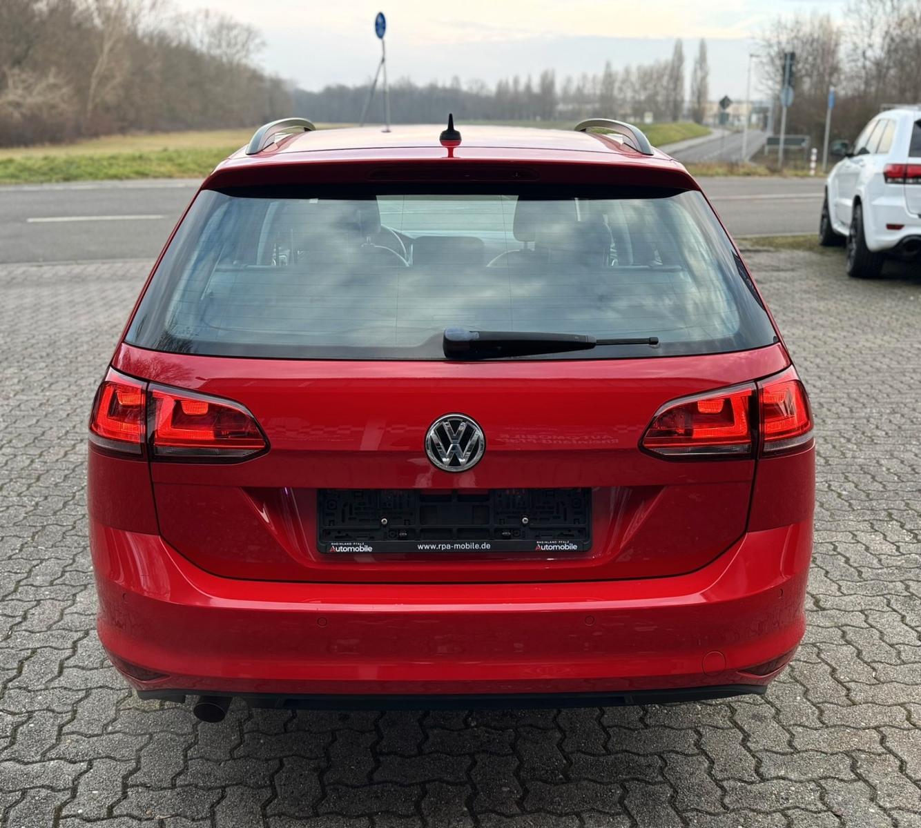 Volkswagen Golf VII Variant/AUTOMATIK/2.HAND/NAVI/PDC