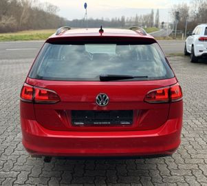 Volkswagen Golf - 6