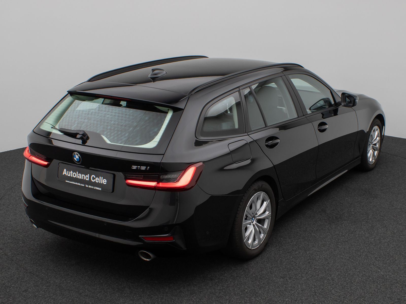 Fahrzeugabbildung BMW 318i Kamera DAB HiFi CockPitPro Alarm LED Sport