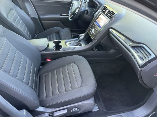 Fahrzeugabbildung Ford Mondeo 2.0 Hybrid, Titanium Autom. Navi, AHK, Rü
