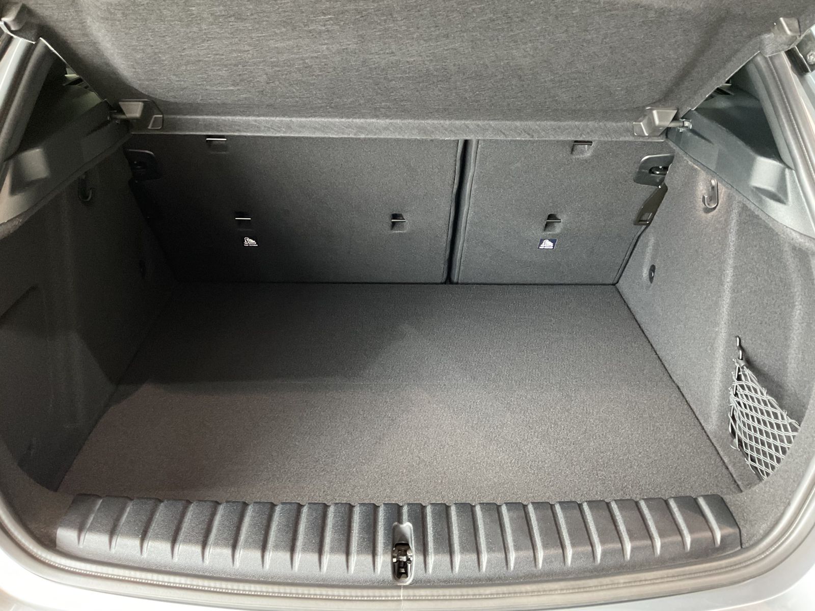 Fahrzeugeinzelansicht 14 Fahrzeugabbildung BMW 118i |elektr. Heckklappe |Lenkradheizung |Rückfa