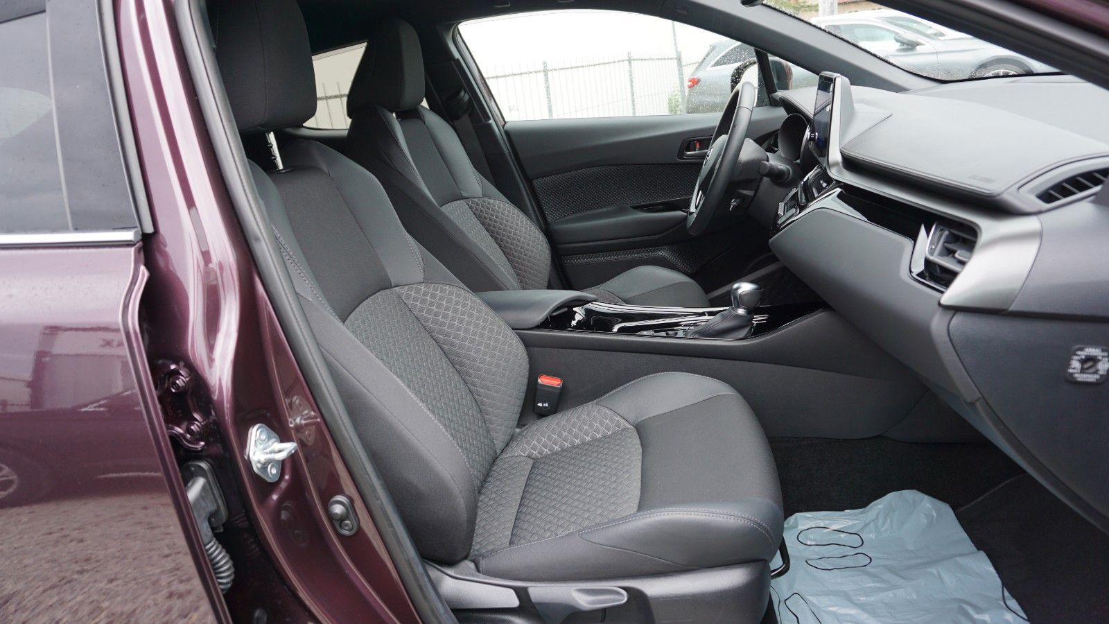 Fahrzeugabbildung Toyota C-HR Hybrid Team DE, Navi,Keyless,ACC,LED,Kamera