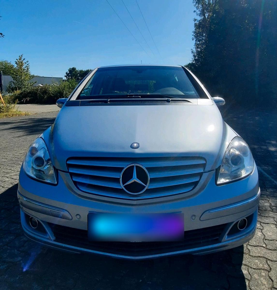 Mercedes-Benz B 200