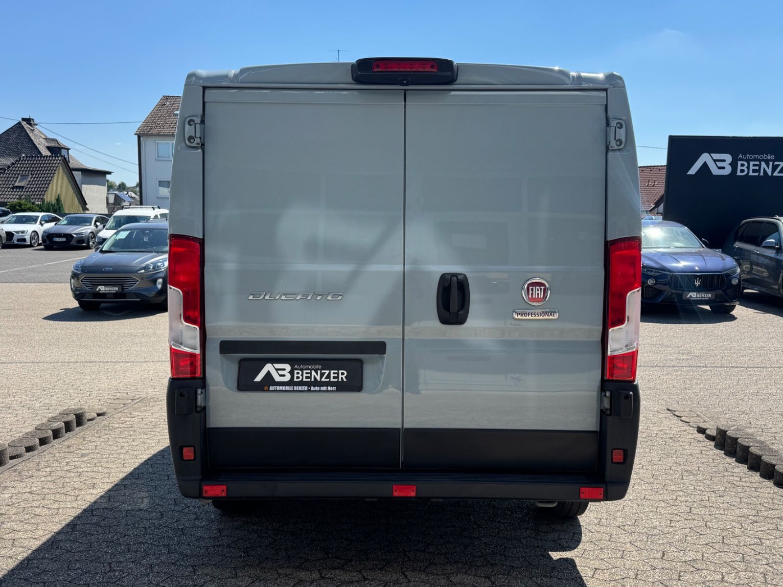 Fahrzeugabbildung Fiat Ducato L1H1 140 Multijet Flach/CarPlay/Navi/RCam