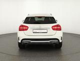 Mercedes-Benz GLA 180 AMG Line Aut. Bi-Xenon Navi Sitzheizung - Mercedes-Benz GLA 180 aus 2017
