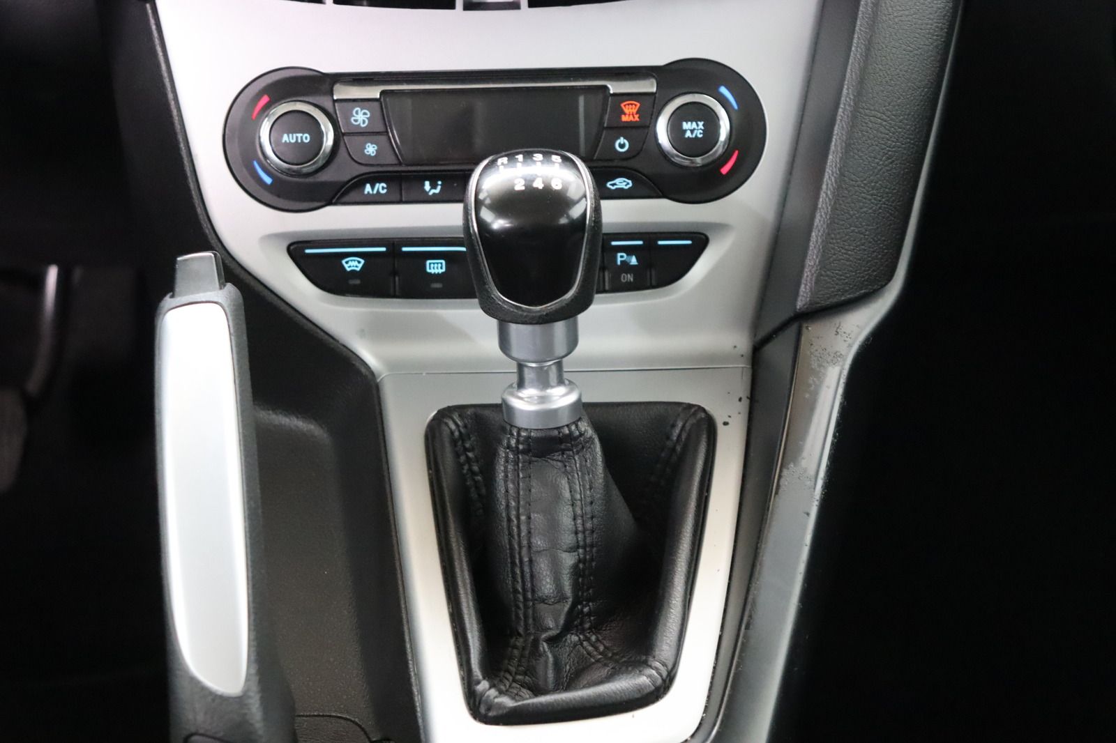 Fahrzeugabbildung Ford Focus 1.0 econetic Turnier Champions League