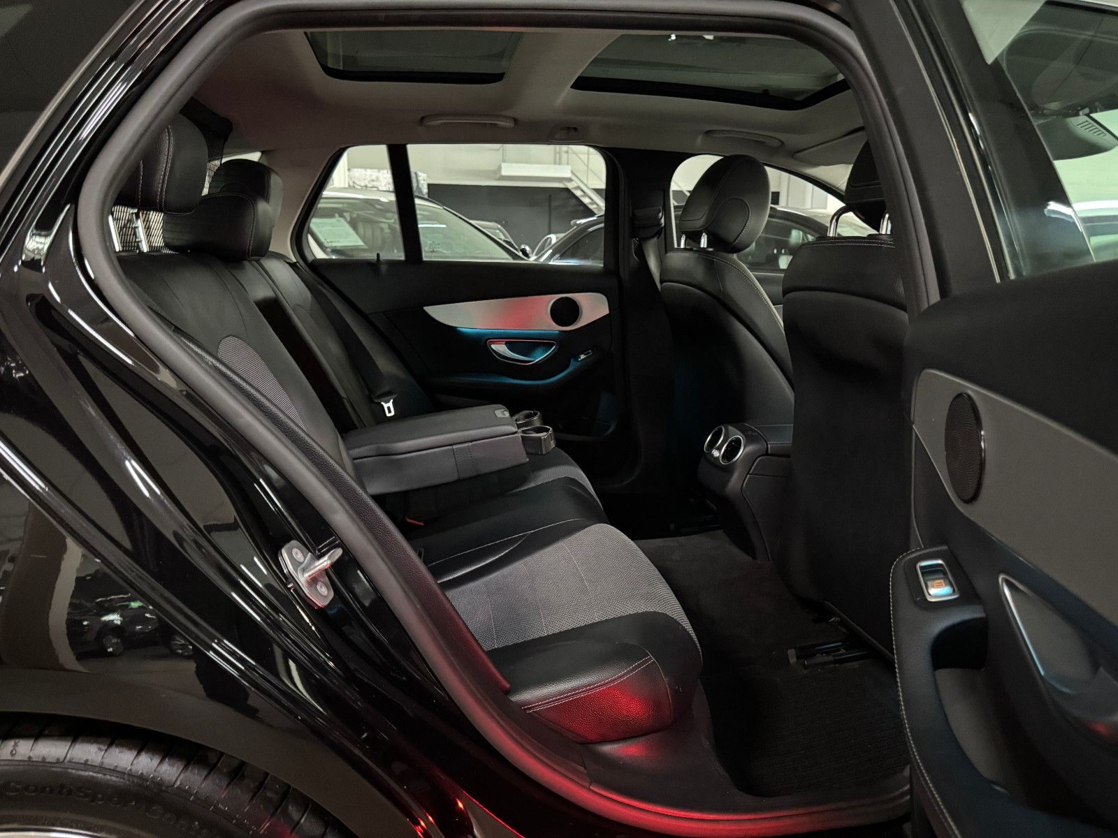 Fahrzeugabbildung Mercedes-Benz C 180 T CGI 9GT 2X AVANTGARDE PANO ILS NAVI AHK