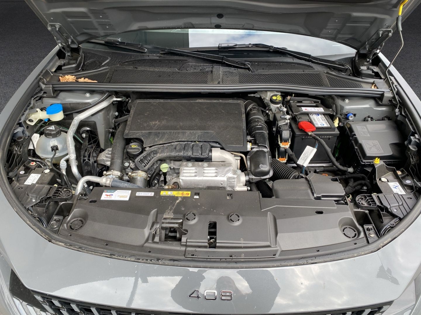 Fahrzeugabbildung Peugeot 408 GT 1.2 Puretech 130 EU6e *Premium- Paket* u.