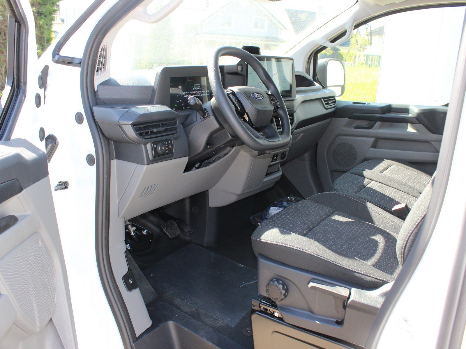 Fahrzeugabbildung Ford Transit Custom 320 L2 Trend FWD Plug-in Hybrid