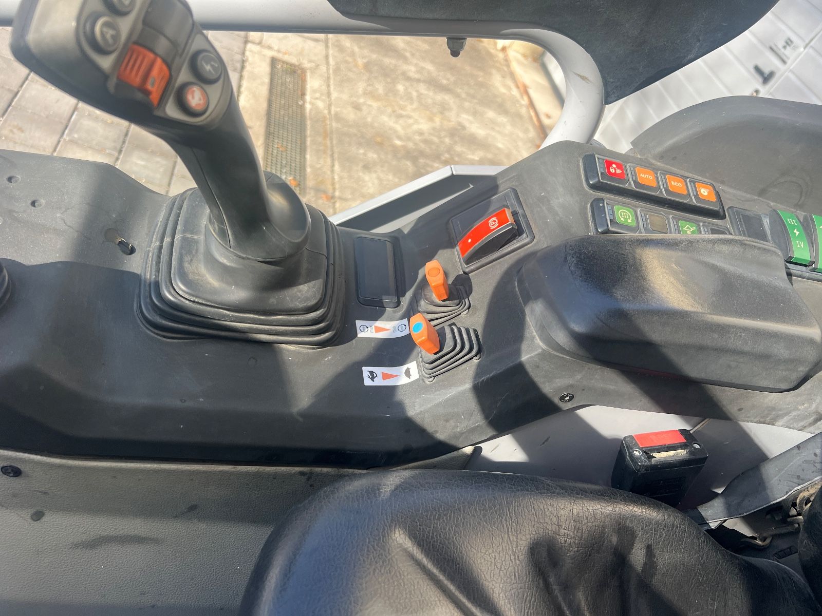 Fahrzeugabbildung Wacker WL 28 Klappdach , kurzes Hubgestell, Breitreifen