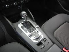 Fahrzeugabbildung Audi A3 Lim. 1.5 TFSI S-TRONIC NAVI/SHZ/TEMP./XENON