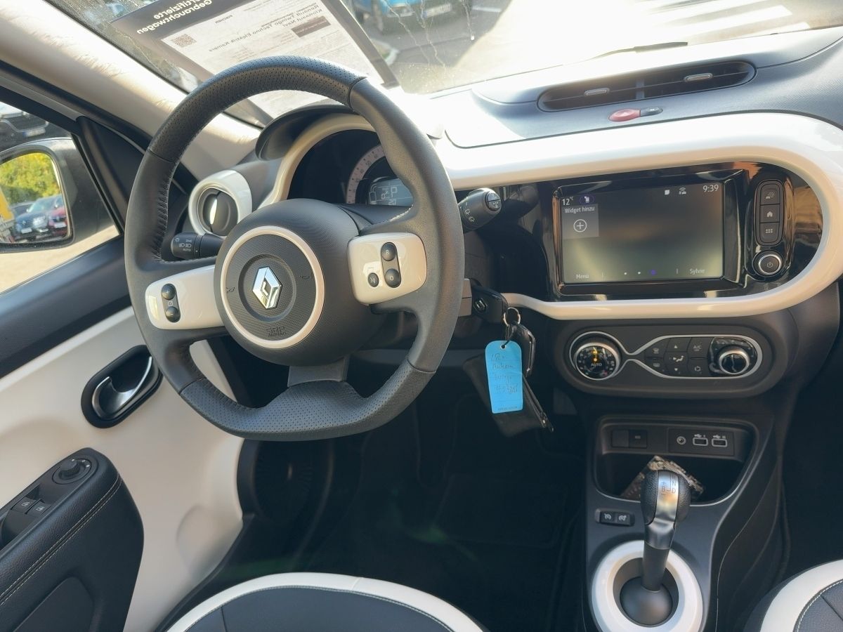Fahrzeugabbildung Renault Twingo Electric Techno Kamera Klimaaut Navi