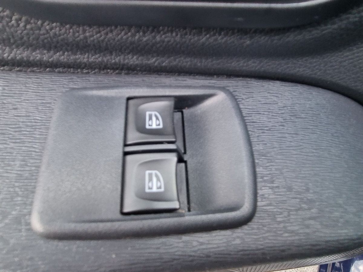Fahrzeugabbildung Dacia Lodgy Comfort SCe 100 7-Sitzer