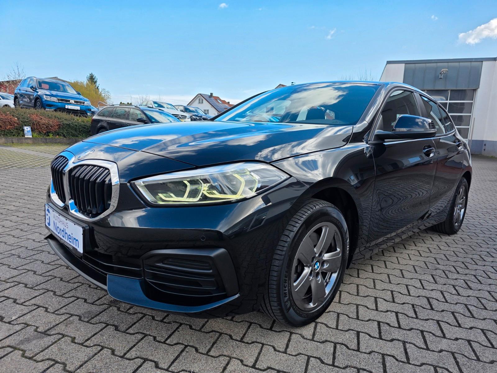 BMW 118 i Advantage Automatik/Navi/LED/live cockpit