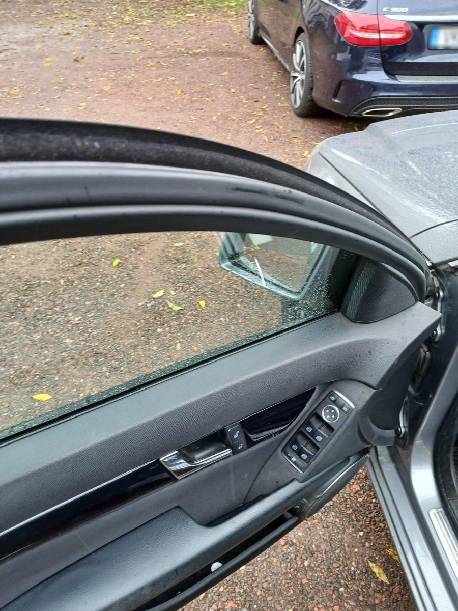 Mercedes-Benz C200 2010 — photo 14
