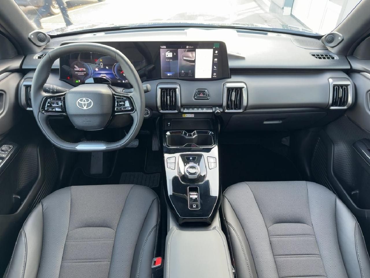 Fahrzeugabbildung Toyota Urban Cruiser FWD Lounge 61kWh Panorama*
