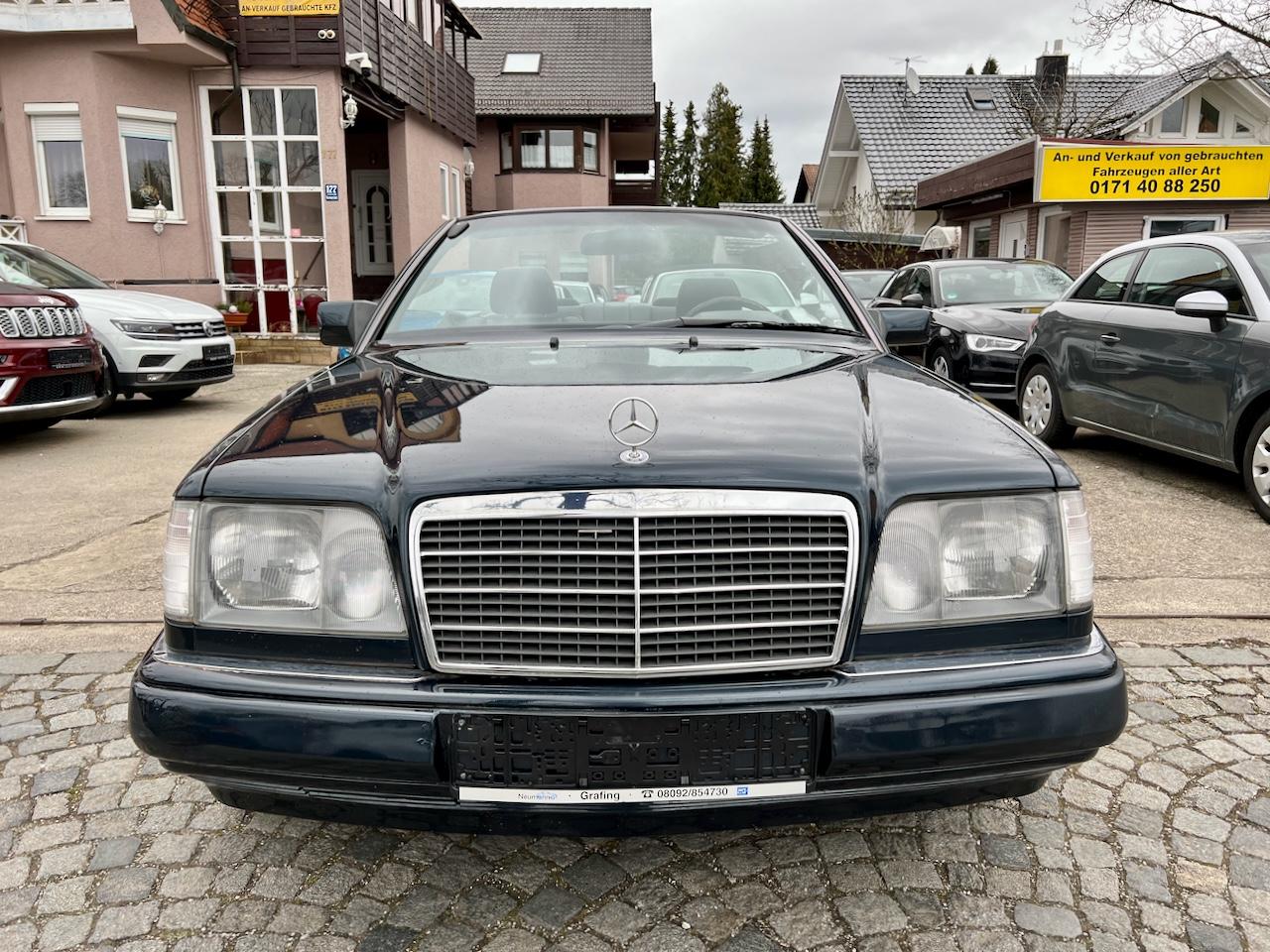 Mercedes-Benz E 220 Cabrio Final Edition *AMG-Alufelgen*Top-Zu