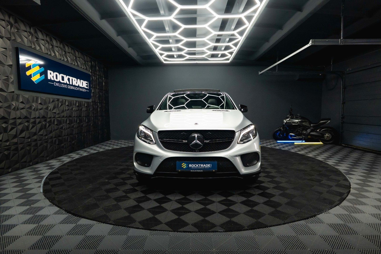 Fahrzeugabbildung Mercedes-Benz GLE 350d Coupe 4Matic AMG Night *Pano*ACC*LED*