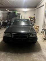 Mercedes-Benz Mercedes C230         . - gebrauchte Mercedes-Benz C 230 aus dem Jahr 1996