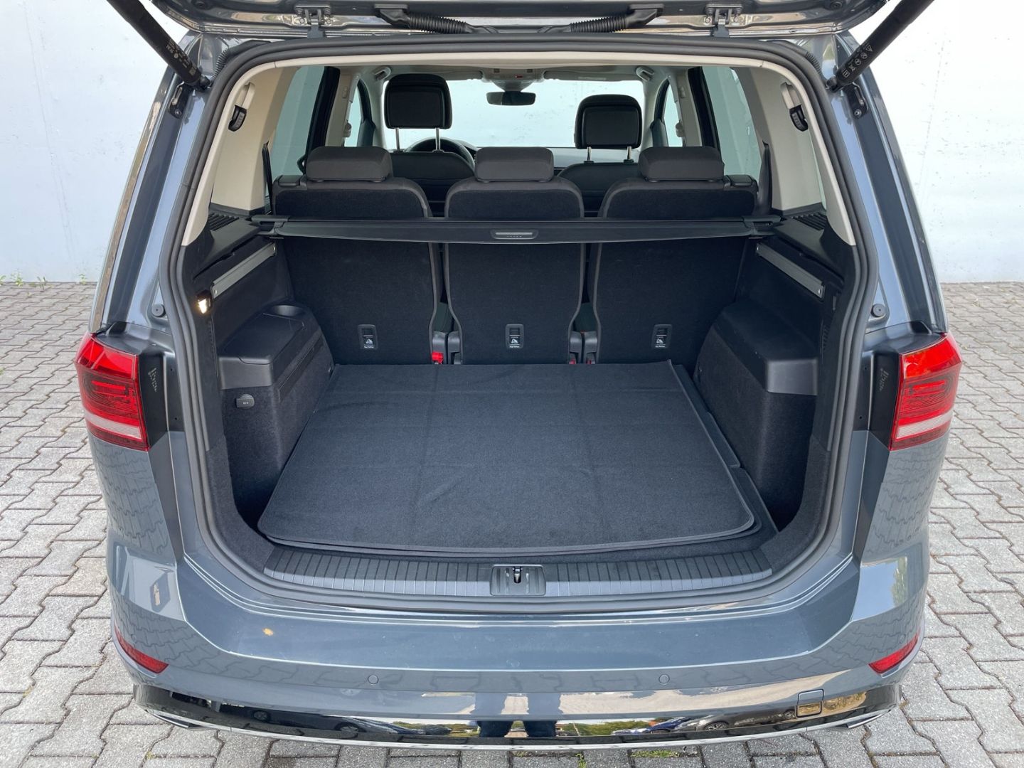 Touran 1.5 TSI DSG R-Line ACC/Navi/LED/Pano/CAM 