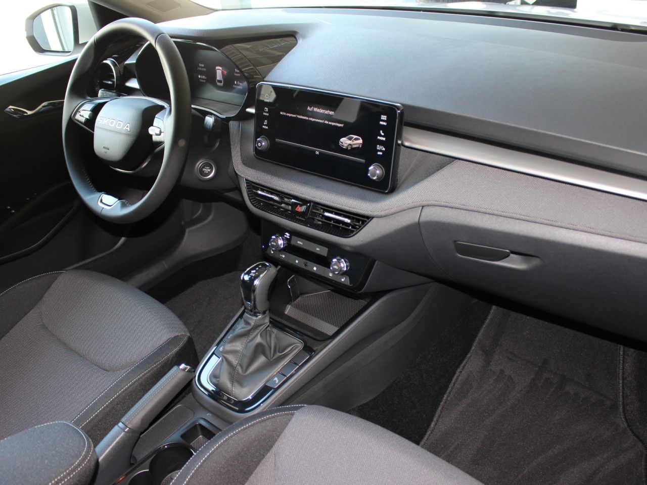 Fahrzeugabbildung SKODA Fabia 1.0 TSI DSG Selection RFK/APP/SHZ