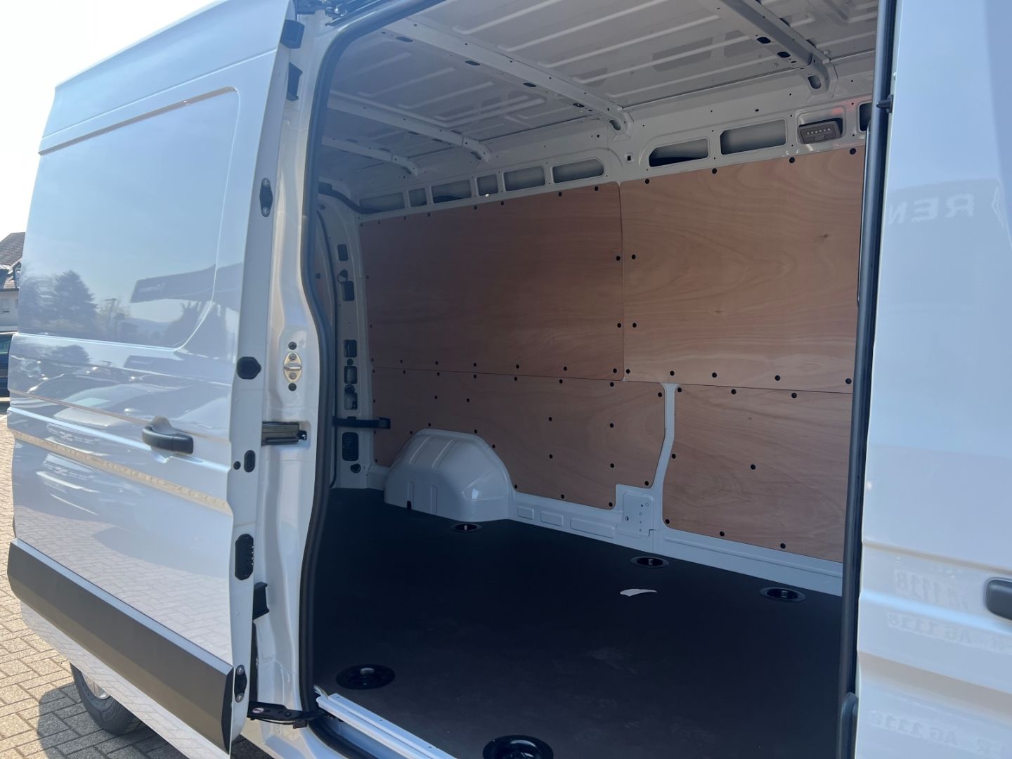 Fahrzeugabbildung Renault Master IV Kasten 3,5t L3H2 150 Business + Apple
