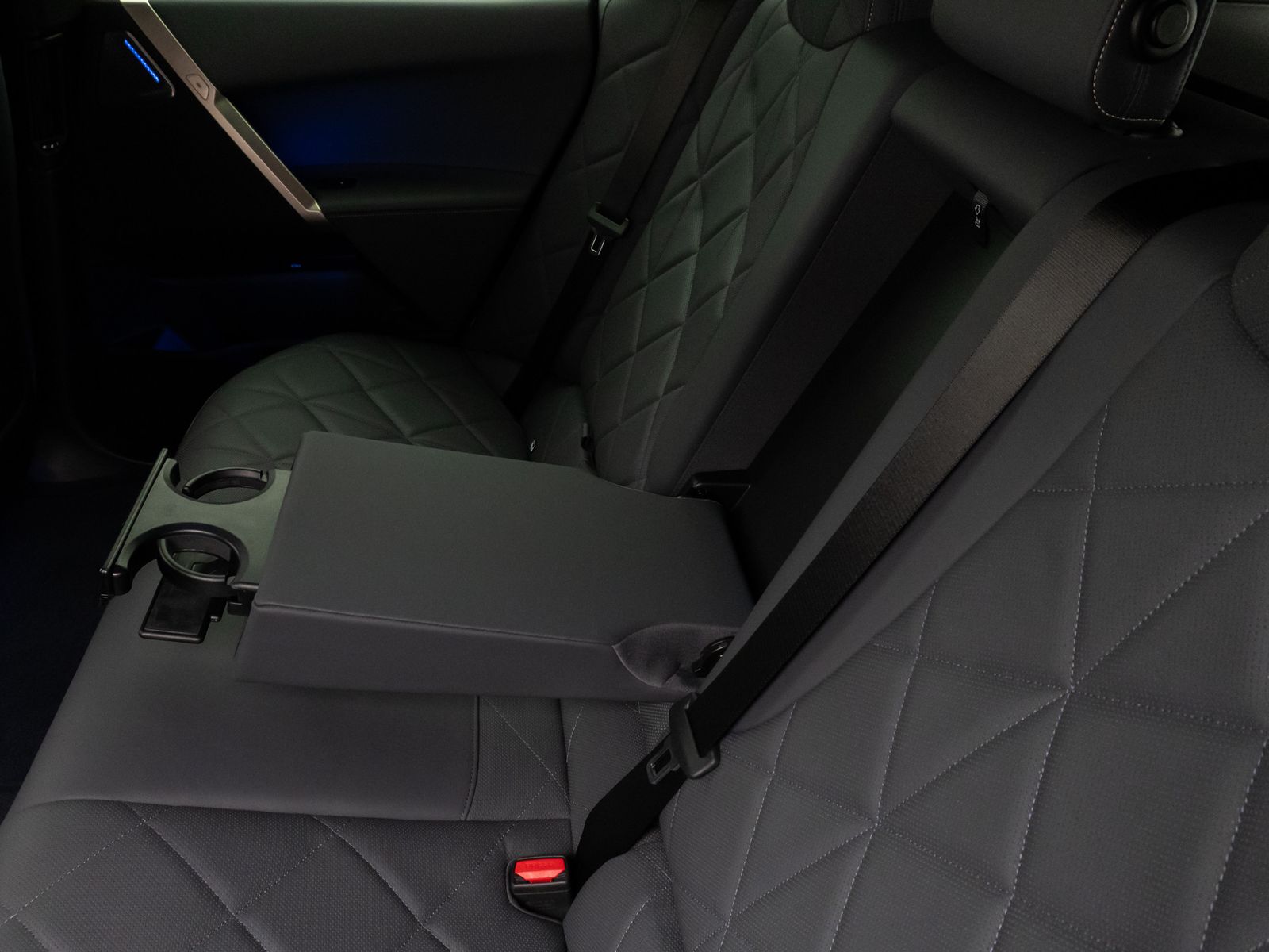 Fahrzeugabbildung BMW iX M60 360°Laser B&W DAB SoftCL ACC AHK 22Zoll
