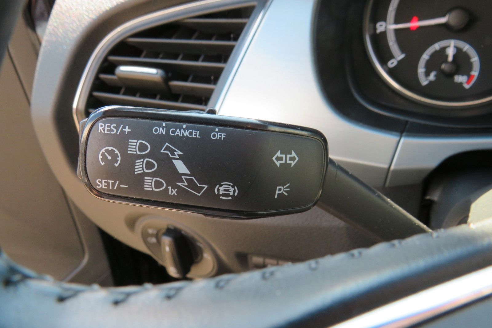 Fahrzeugabbildung SKODA Fabia Combi Ambition GJ SMART-LINK SITZH. NAVI 1