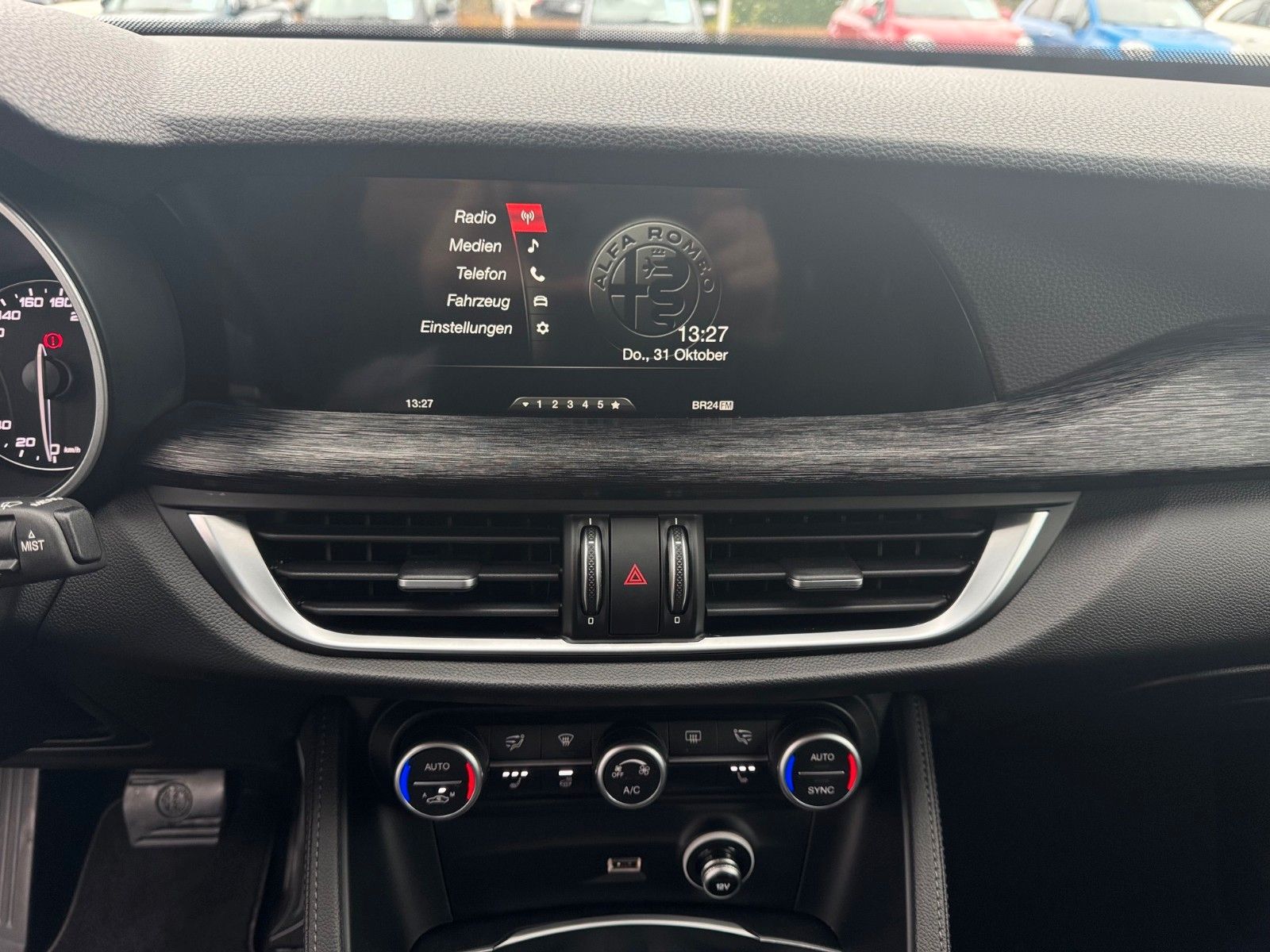 Fahrzeugabbildung Alfa Romeo Stelvio Super Q4 AT8 KAMERA MEMORY LEDER SITZHZG