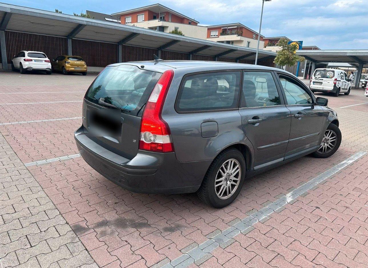 Volvo V50 2004 — interior