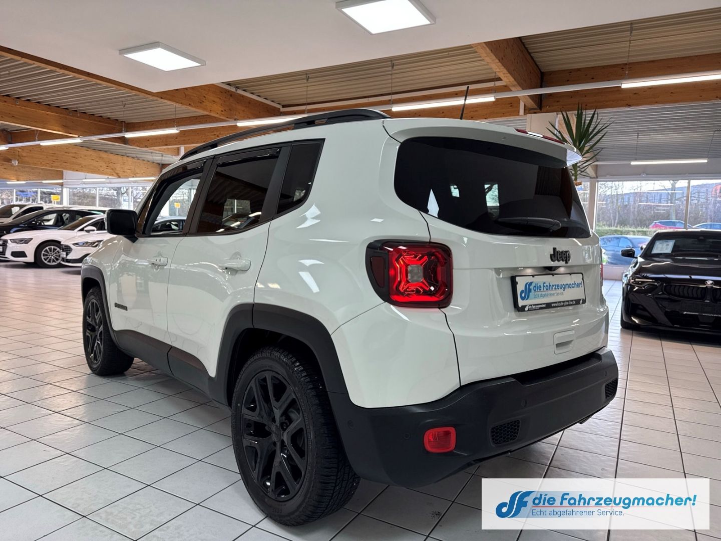 Fahrzeugabbildung Jeep Renegade Limited FWD Navi Soundsystem ACC DAB Am