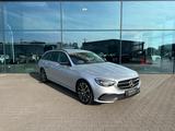 Mercedes-Benz E 220d T Avantgarde Autom. Night Widescreen MBUX - Mercedes-Benz E 220: T