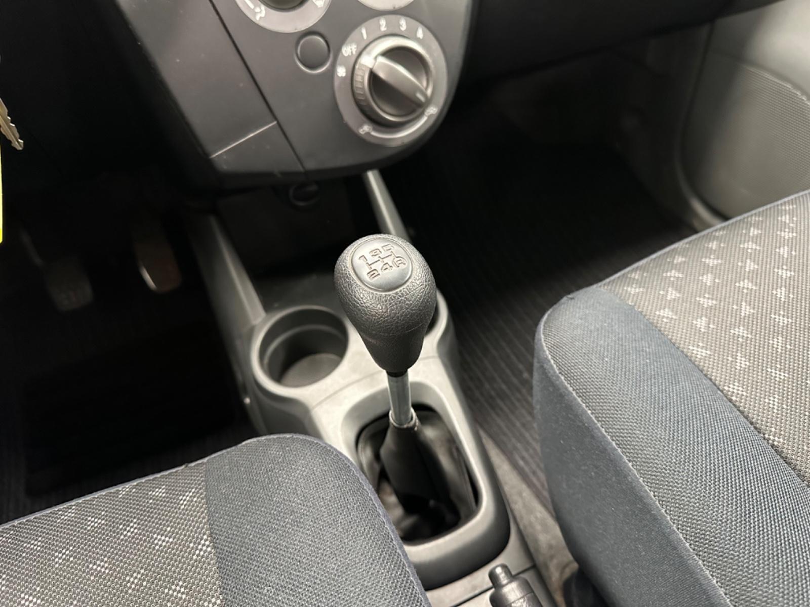 Car Image 32