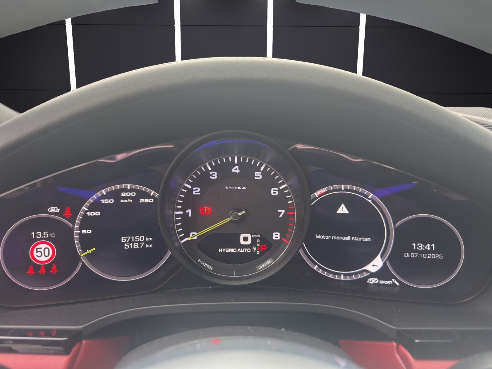 Fahrzeugabbildung Porsche Cayenne E-Hybrid*Matrix*AHK*Carplay*Bose*Head-up