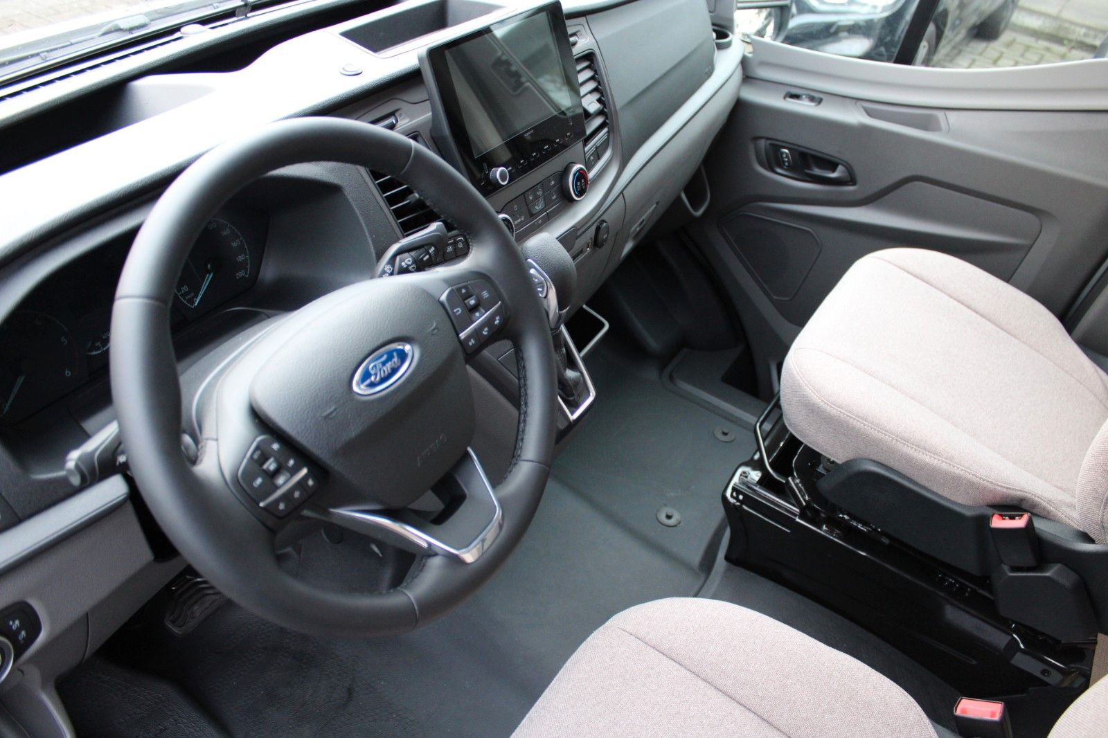 Fahrzeugabbildung Ford Bürstner SIGNEO Automatik MARKISE SOFORT