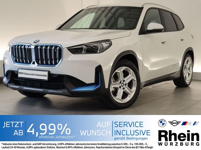 BMW iX1 xDrive30 AHK/Glasdach/360°/DAB+ AHK/Glasdach