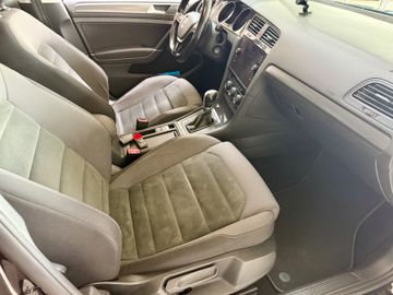 Volkswagen Golf - 10