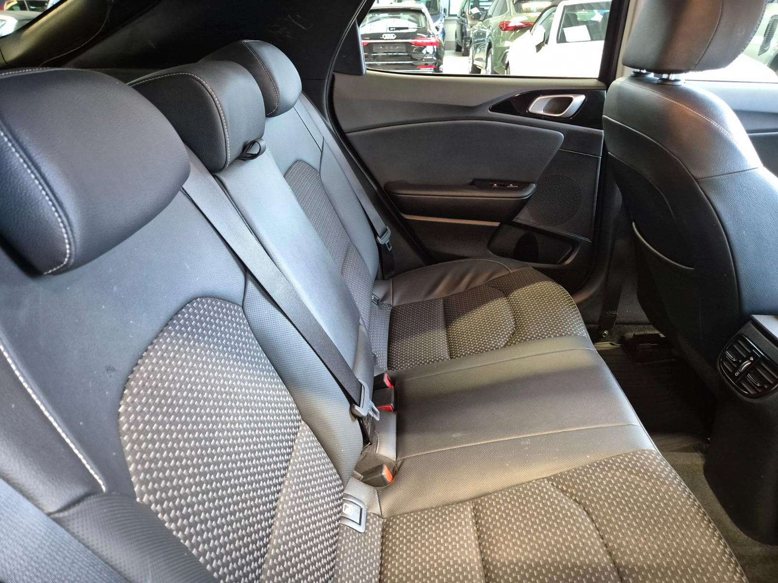 Kia XCEED AUT TEILLEDER NAVI SITZHZ CAMERA SPURPAKET