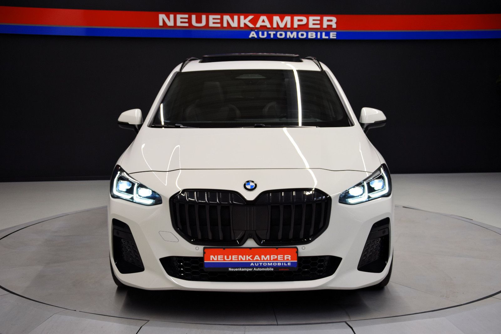 Fahrzeugabbildung BMW 223d Active Tourer xDrive M Sport Pano AHK HuD