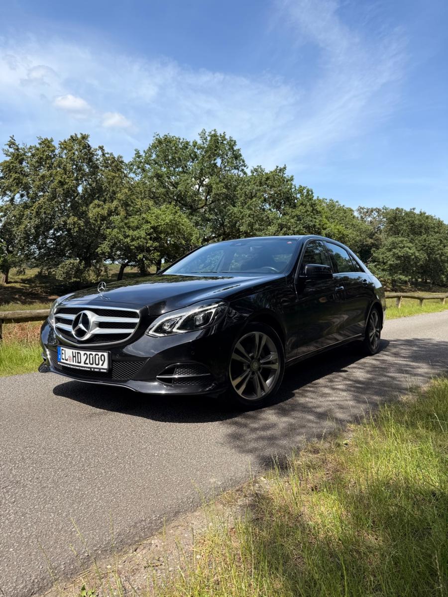 Mercedes-Benz E 220 BlueTEC 4MATIC Autom. Standard
