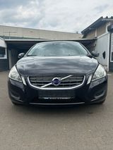 Volvo S60 Kinetic *Rentnerfzg*Navi*Klimaaut*Sitzhzg* - Volvo in Hanau
