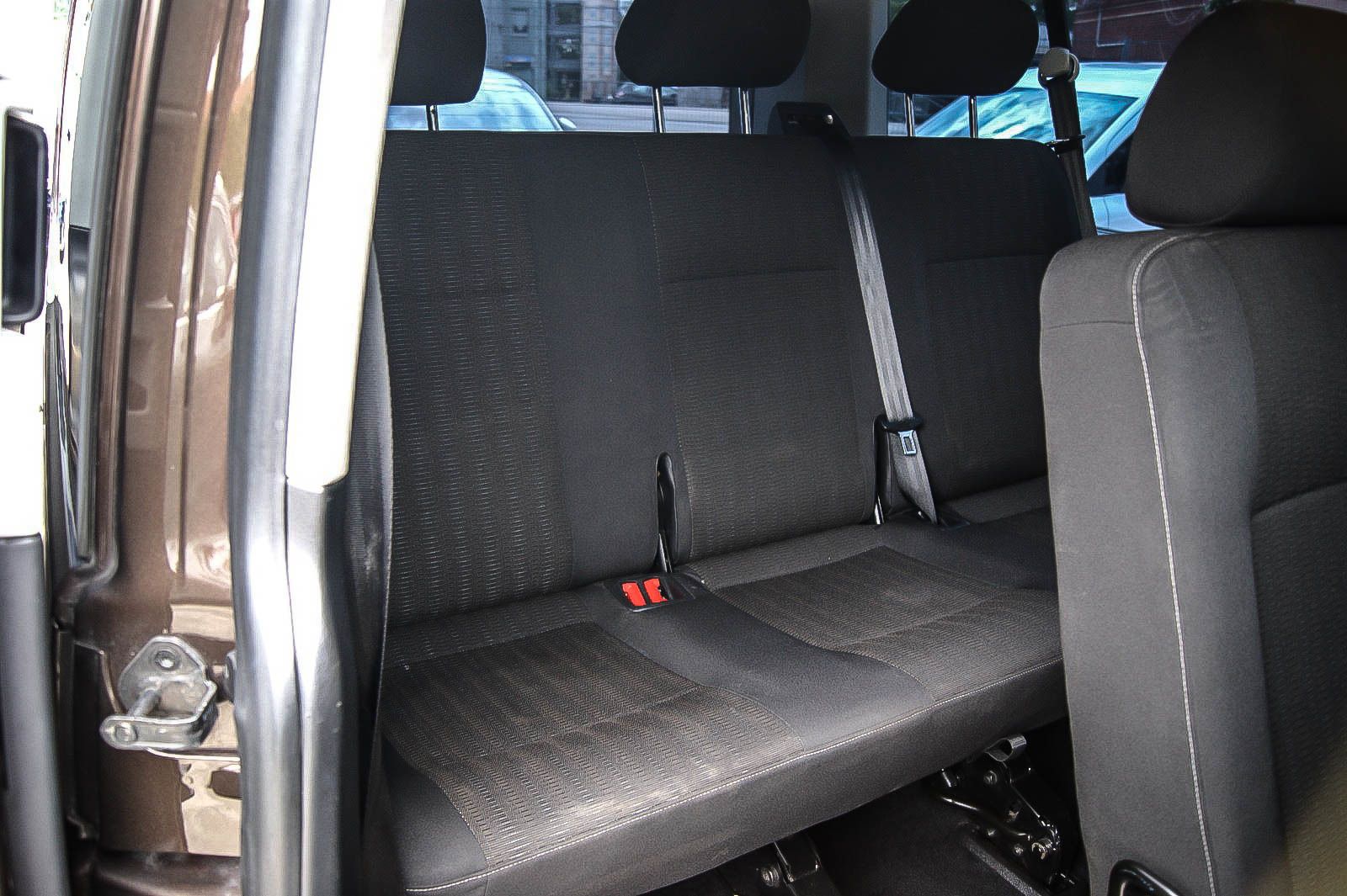 Fahrzeugabbildung Volkswagen T6 Caravelle lang 2.0 TDI DSG 9-Sitze NAVI XENON