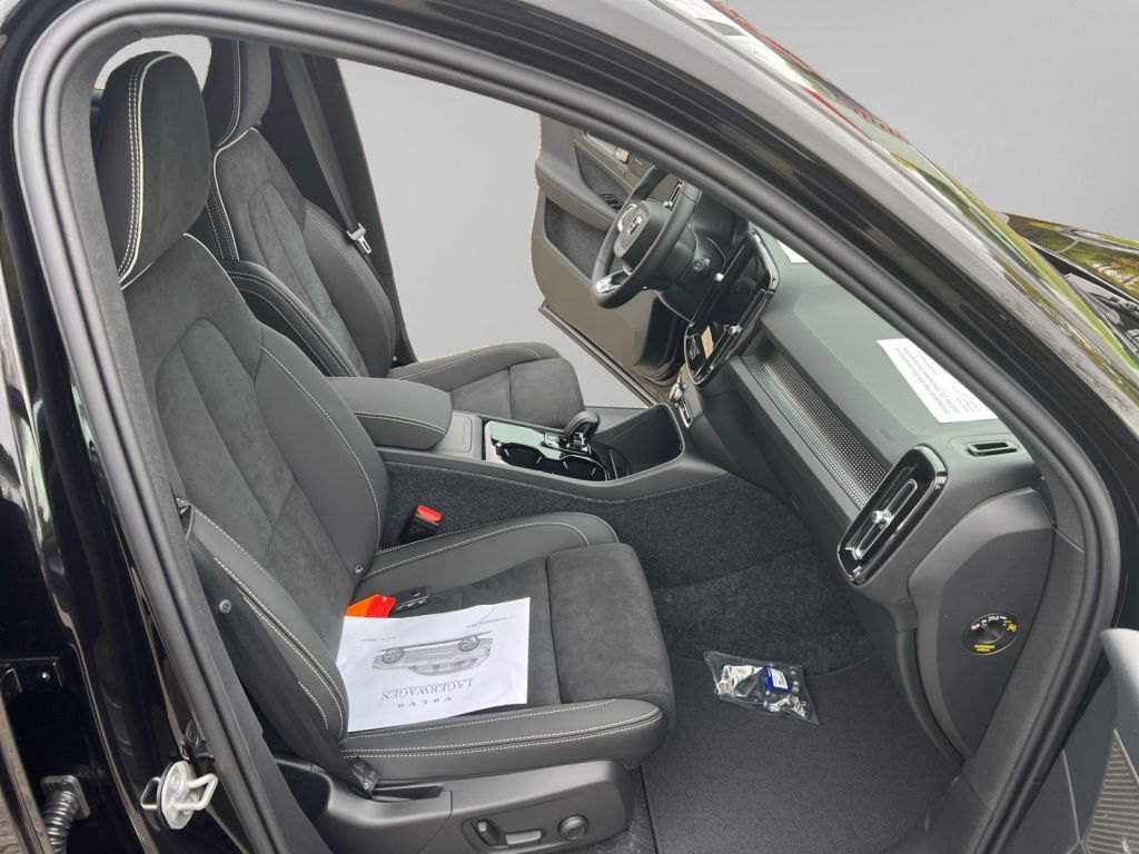 VOLVO EX40 Electric,Extend. R.Ultra Black Ed.,Licht-P VOLVO EX40 Electric,Extend. R.Ultra Black Ed.,Licht-P