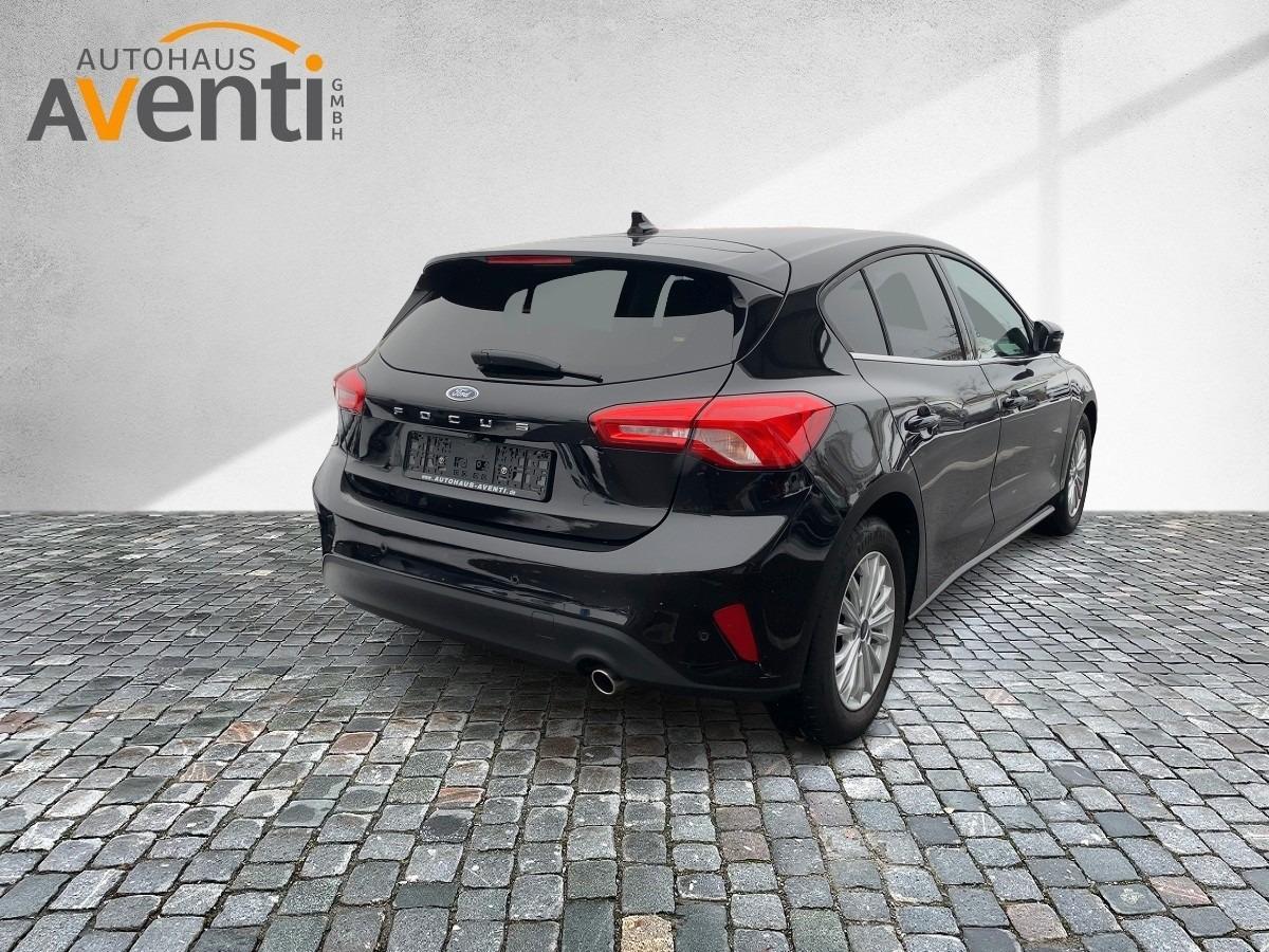 Ford Focus Titanium *LED*Sitzheizung*Navi*Kamera*Appl