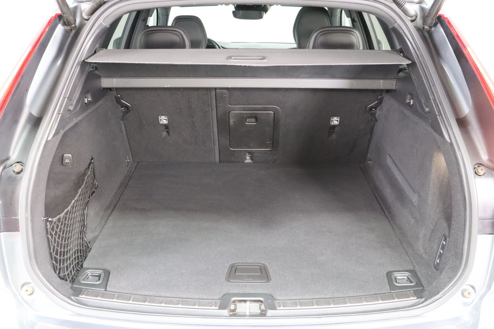 Fahrzeugabbildung Volvo XC60 D4 AWD R - Design aus 1. Hand